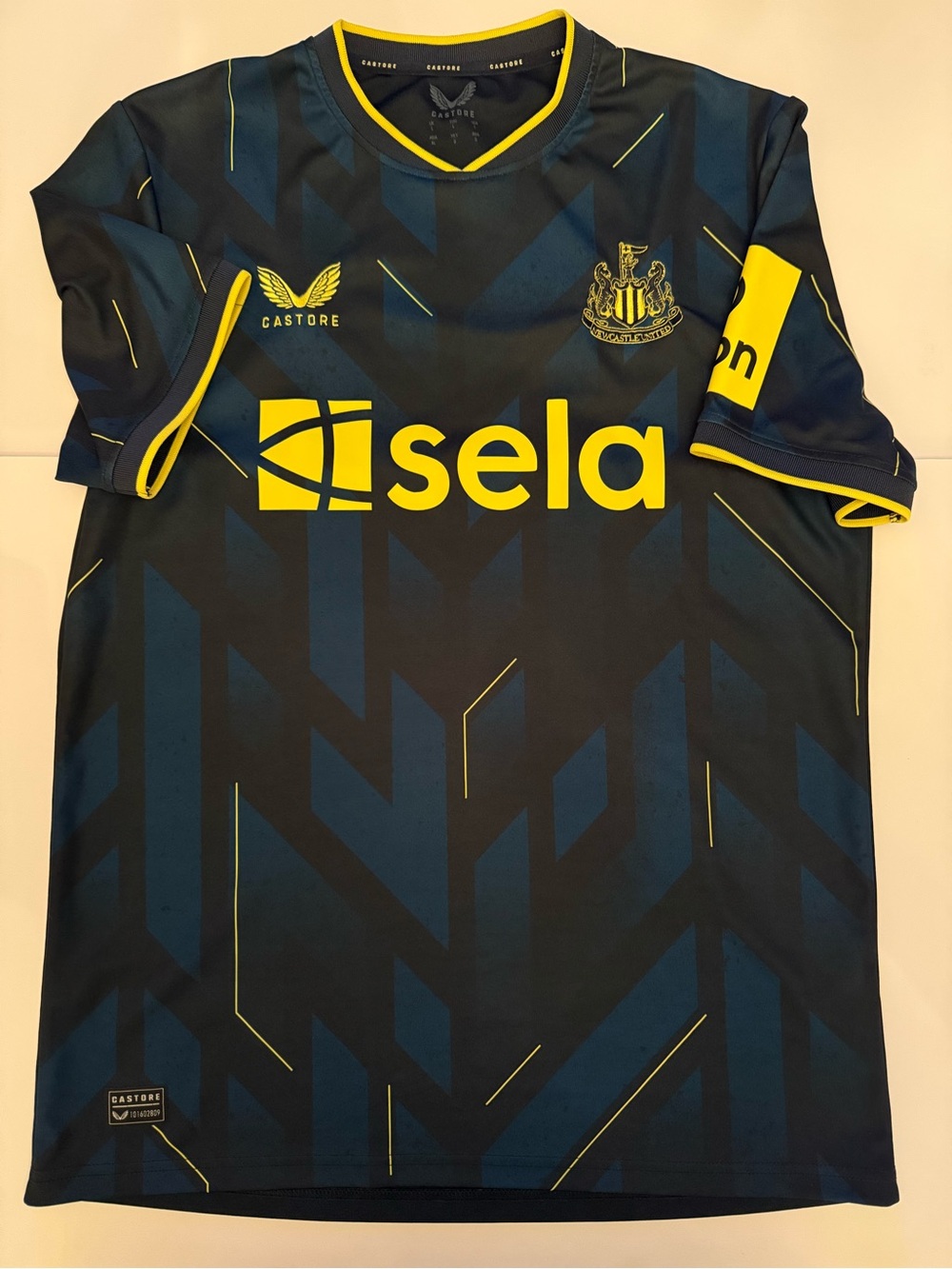 Castore Newcastle United 3rd Soccer/Football Jersey - Adult L / Like New